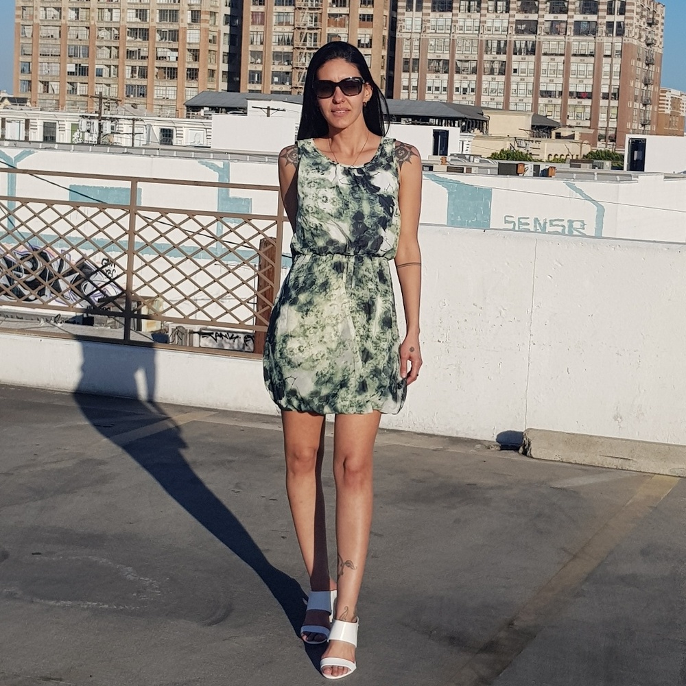 Floral green dress. Size: S